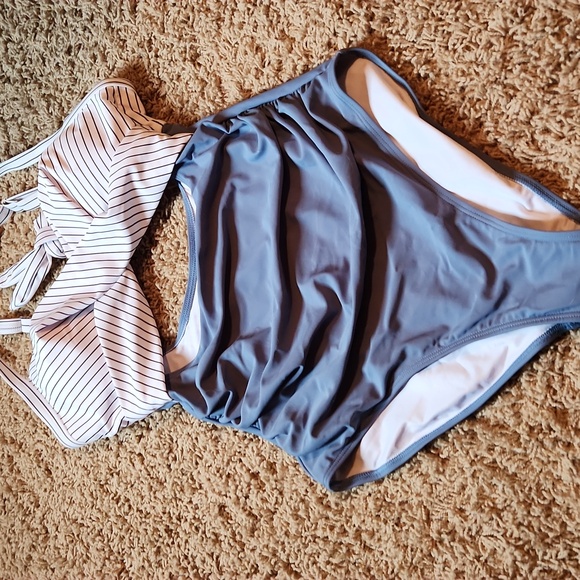 NWT EoMenie Striped Blue and White One Piece Swimsuit Wimans Size Medium - Picture 7 of 8